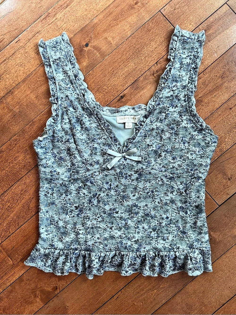 Thirty Floral Ruffle Tank in Blue & Gray Size Large Like New